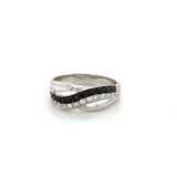 Pre-owned 18ct gold Diamond set ring