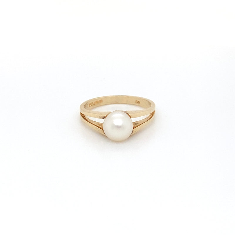 Single Pearl Ring