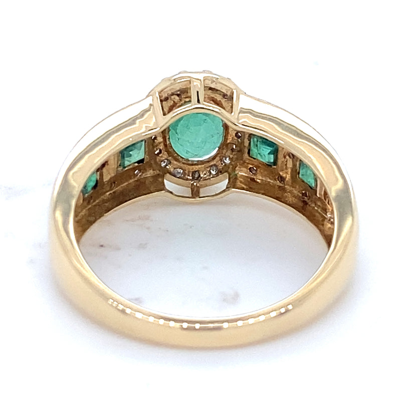 Pre-owned 9ct gold Emerald & Diamond ring