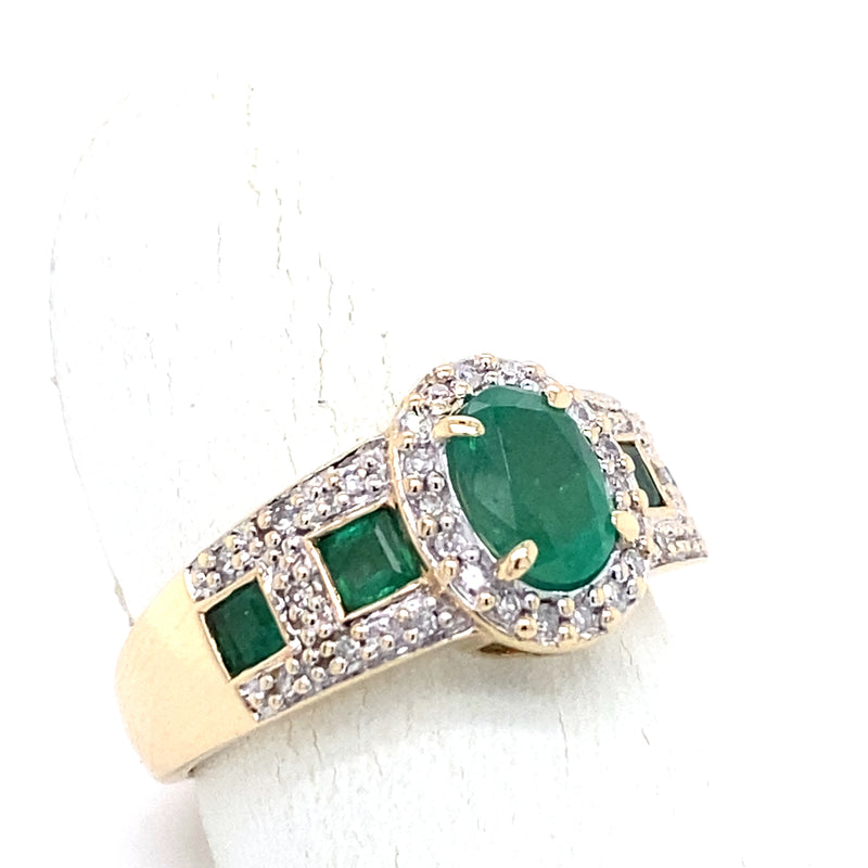 Pre-owned 9ct gold Emerald & Diamond ring