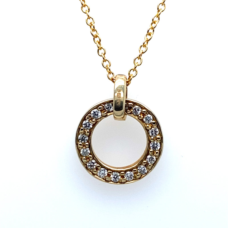 Pre-owned Diamond set pendant