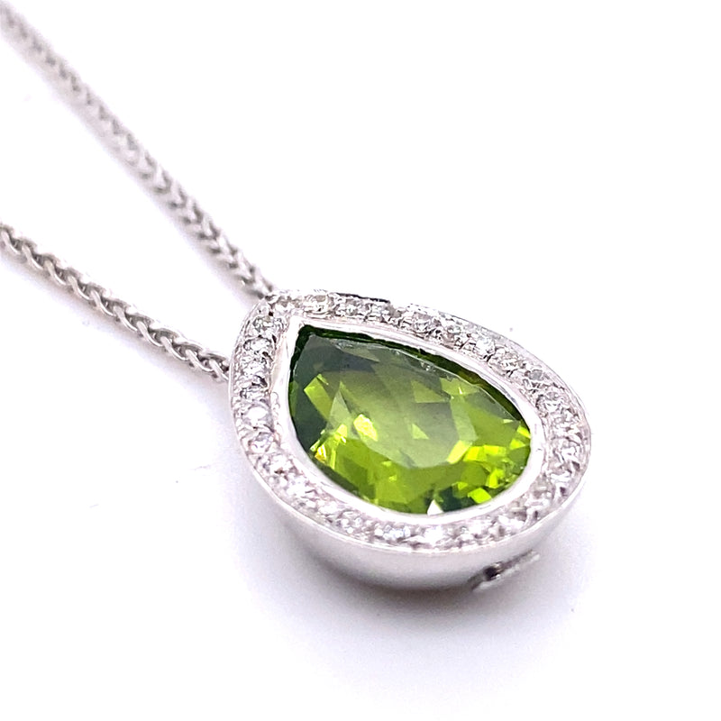 Pre-owned pendant Peridot & Diamond set