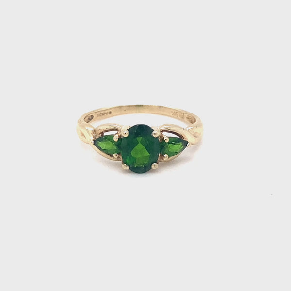 9ct gold dress ring set with Diopside stones